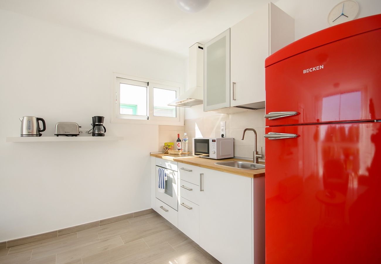 Huis in Puerto del Carmen - Red Volcano - 200 m de la playa-acceso al centro deportivo fariones incluido (piscina, sauna, gym)