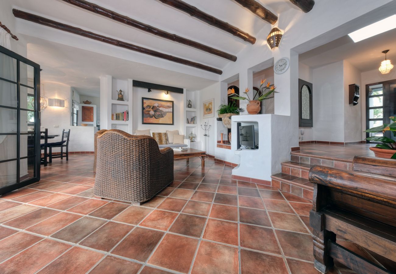Huis in Nazaret - Casa Felix: Poolside Paradise with Panoramic Views