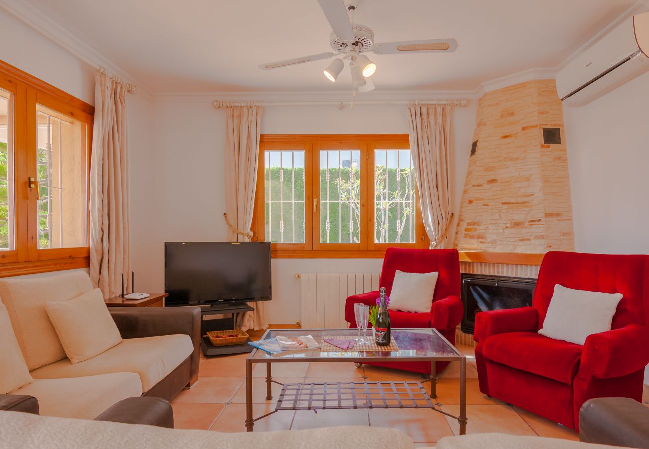 Willa w Benissa - SONRISAS,villa para 8 pax con piscina privada y wifi gratuito.