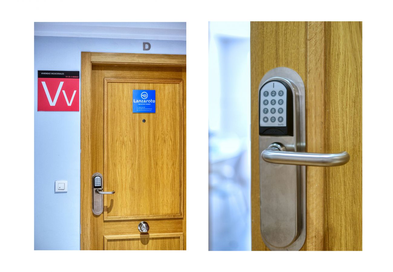 Apartament w Arrecife - casa Victoria-frente a la Playa del Reducto, plaza de garaje,wifi, aire acondicionado