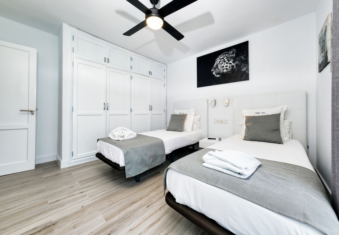 Dom w Puerto del Carmen - Casa Eva - a 300 m de la playa, piscina privada, wifi con fibra