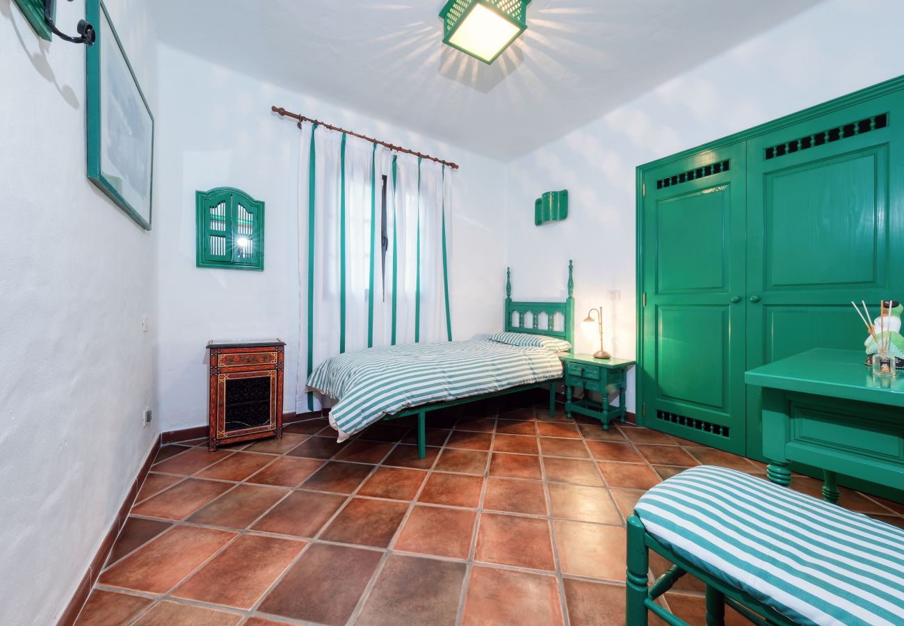 Dom w Nazaret - Casa Felix: Poolside Paradise with Panoramic Views