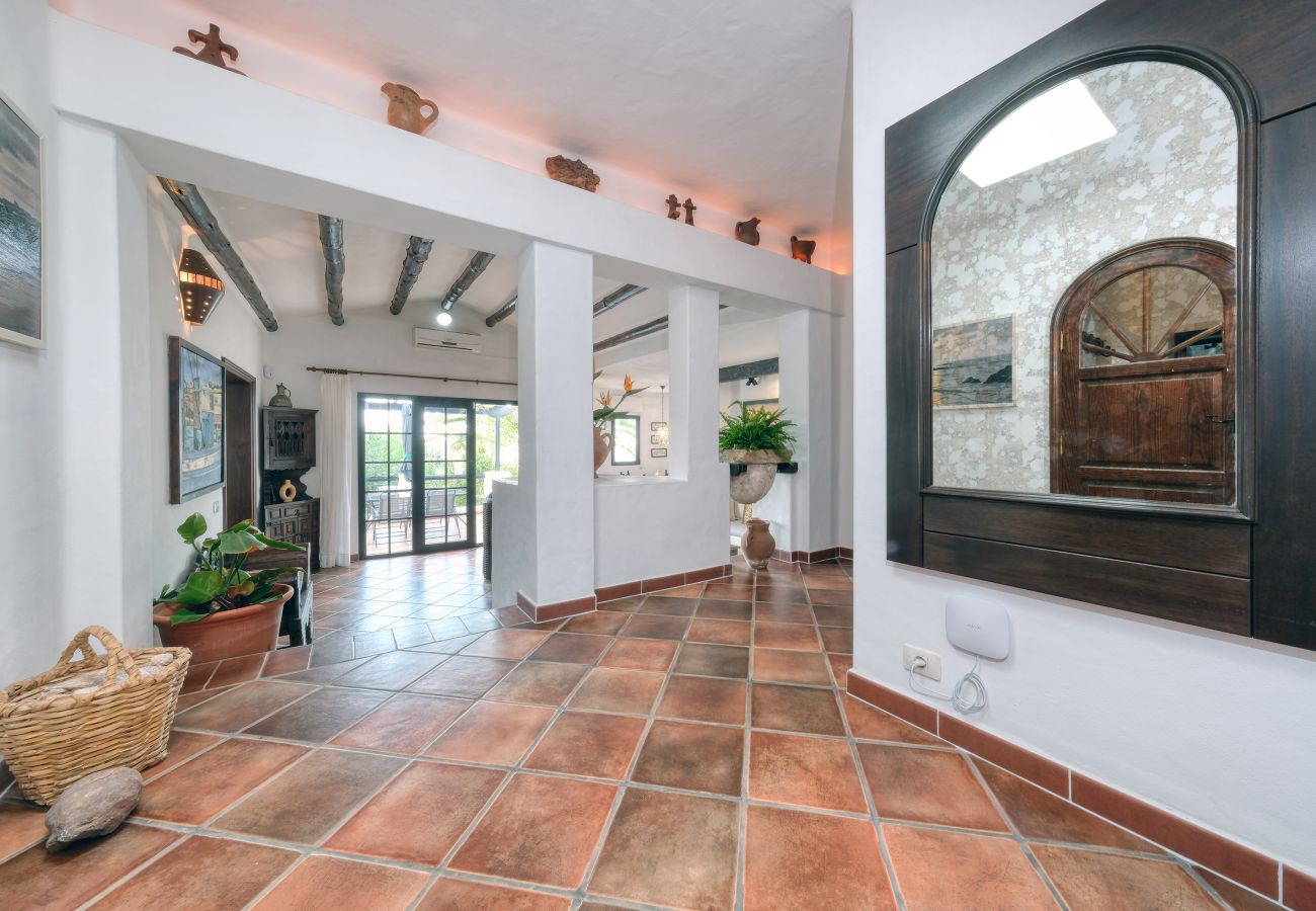 Dom w Nazaret - Casa Felix: Poolside Paradise with Panoramic Views