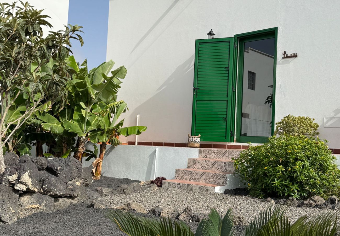 Dom w Tinajo - NoPasaNada: apartmento privado el Hierro, vistas al jardín
